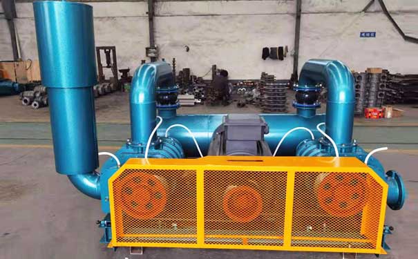 雙級串聯(lián)羅茨風機工廠實拍圖